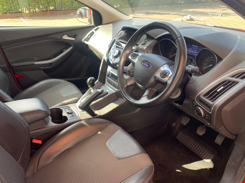FORD FOCUS