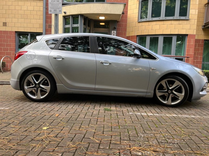 VAUXHALL ASTRA