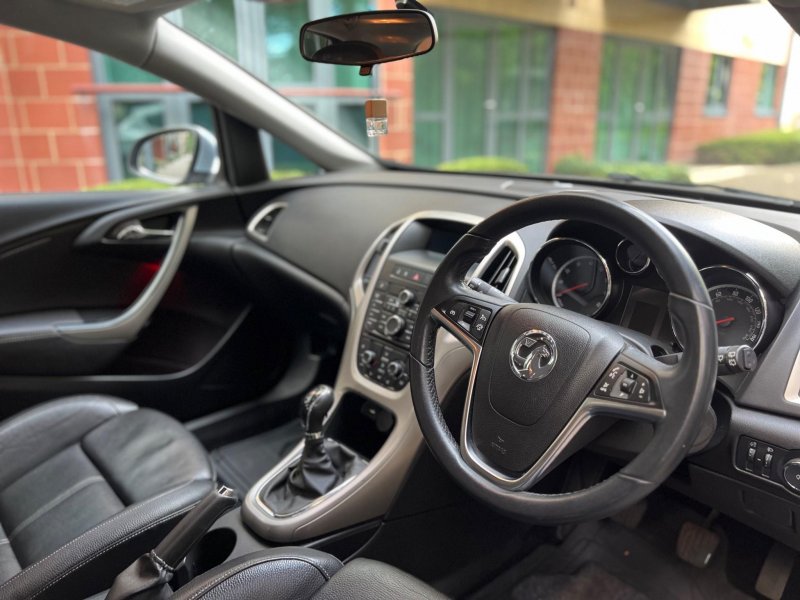 VAUXHALL ASTRA