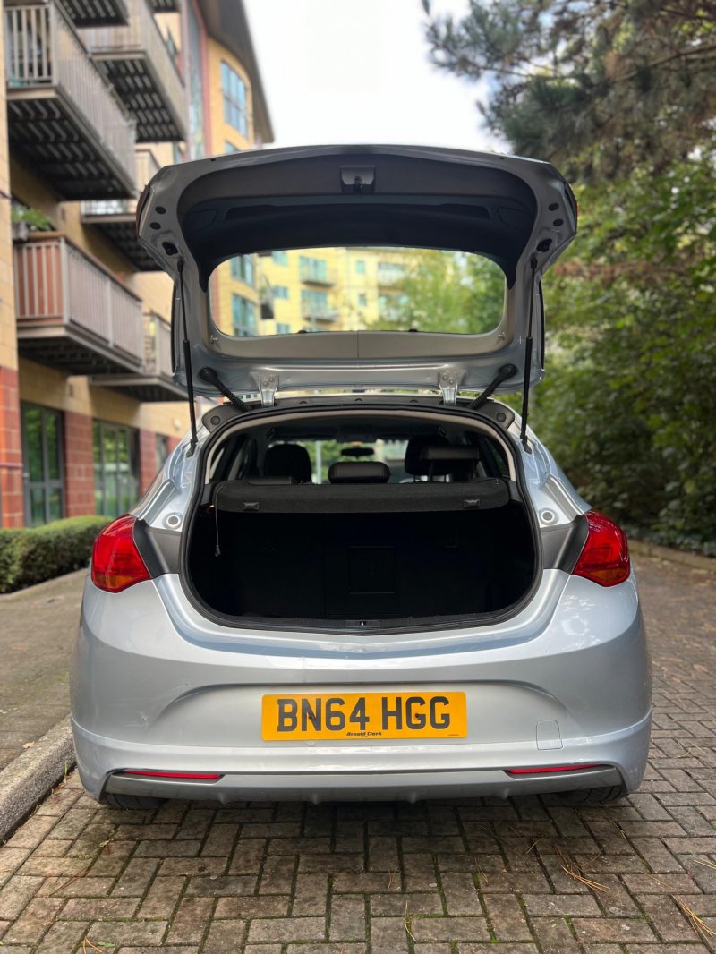 VAUXHALL ASTRA