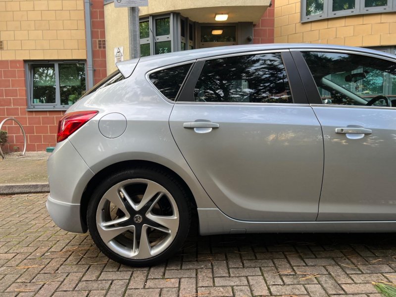 VAUXHALL ASTRA