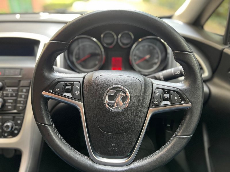 VAUXHALL ASTRA