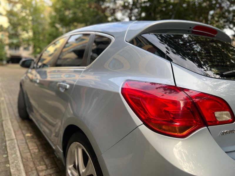 VAUXHALL ASTRA