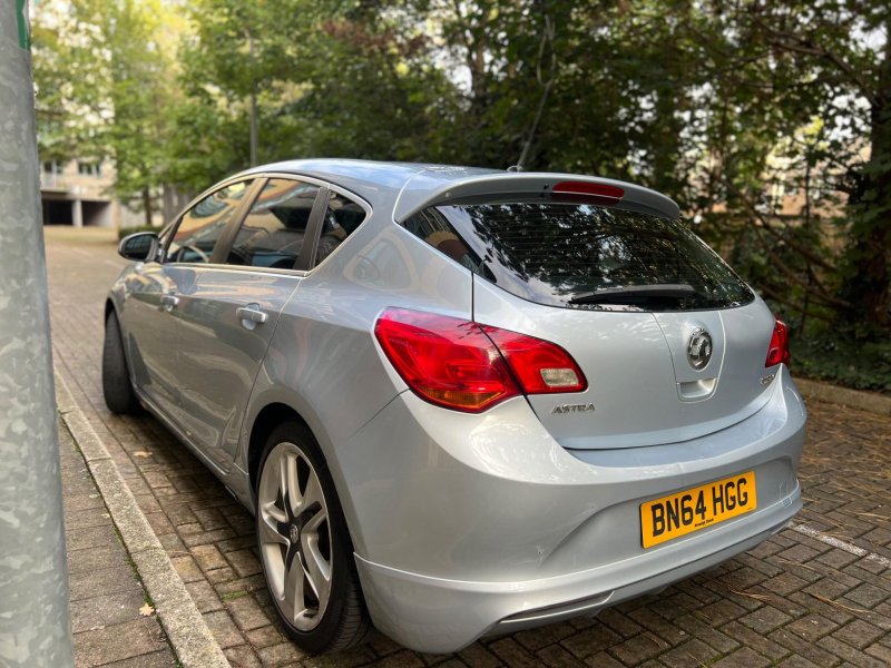 VAUXHALL ASTRA