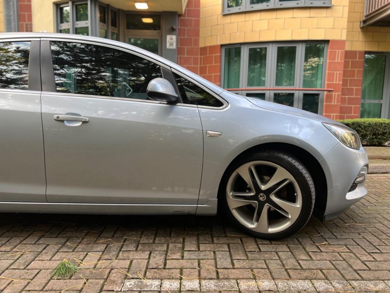 VAUXHALL ASTRA