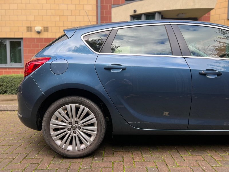 VAUXHALL ASTRA