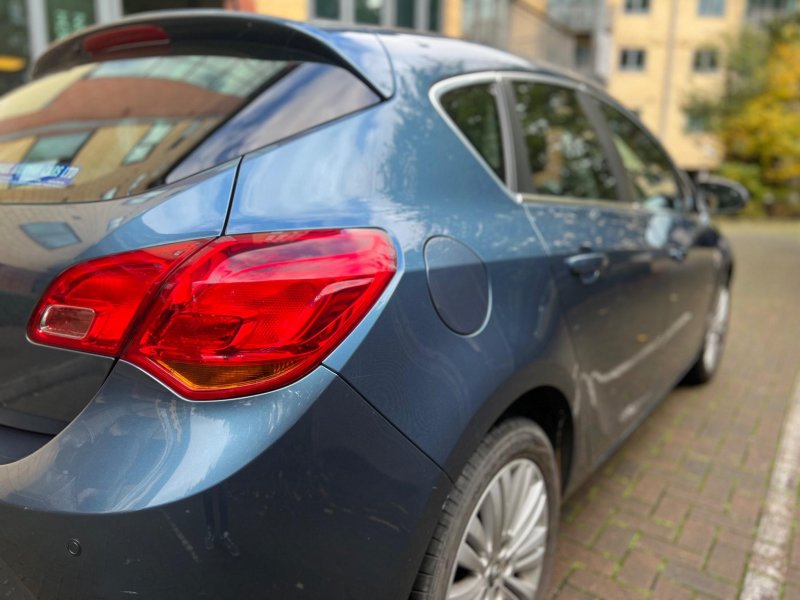 VAUXHALL ASTRA