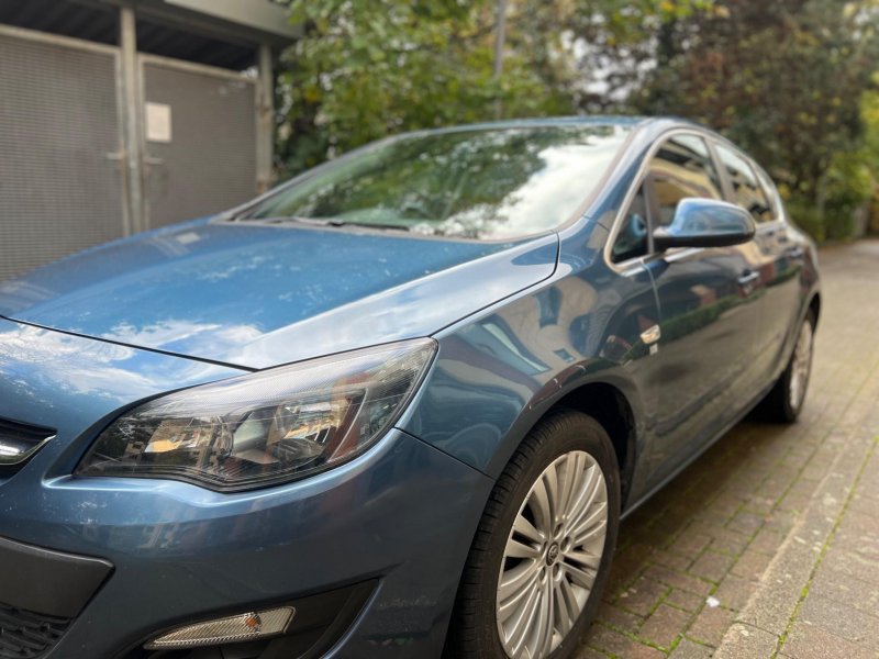 VAUXHALL ASTRA
