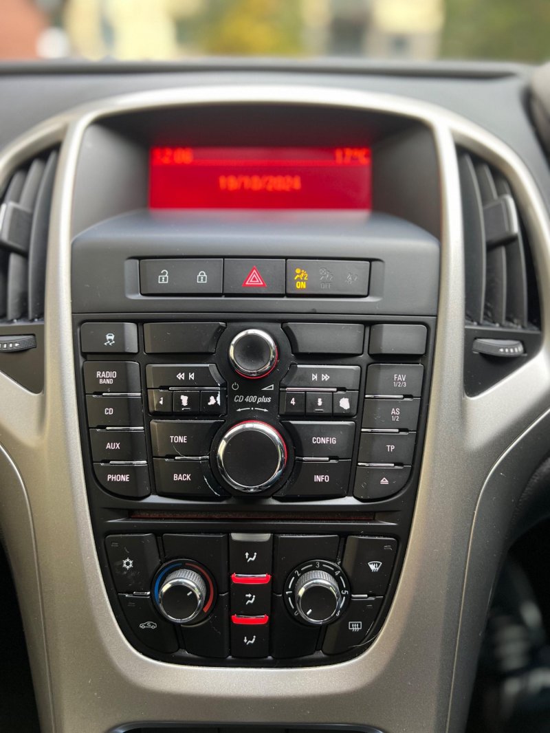 VAUXHALL ASTRA