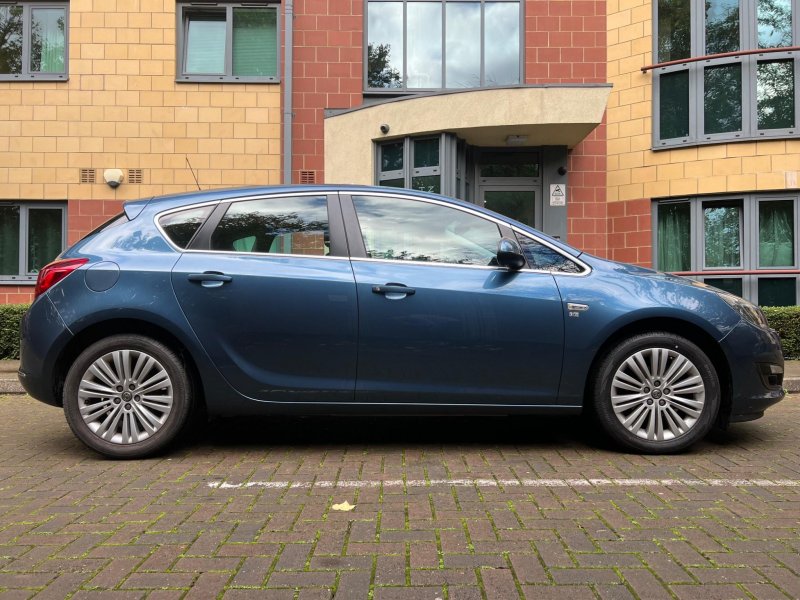 VAUXHALL ASTRA