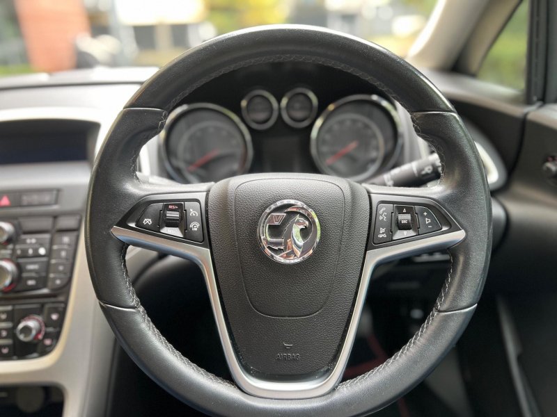 VAUXHALL ASTRA