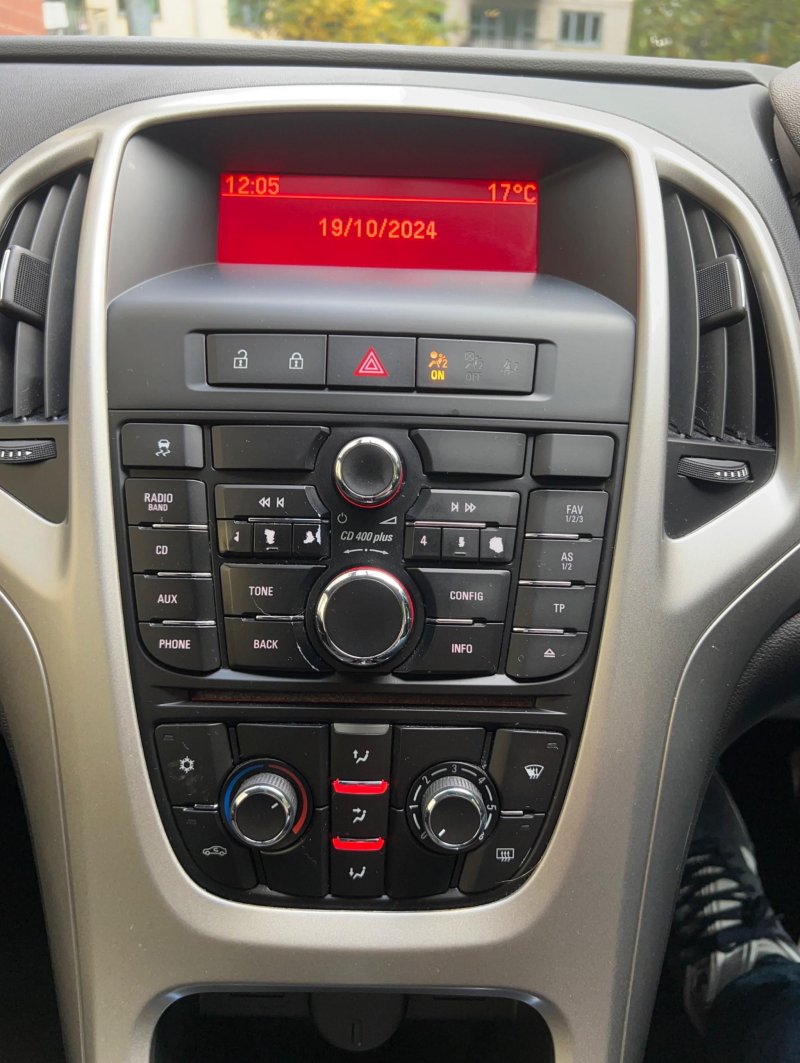 VAUXHALL ASTRA