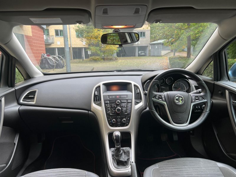 VAUXHALL ASTRA