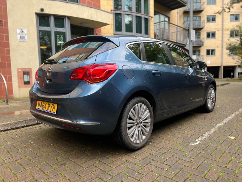 VAUXHALL ASTRA