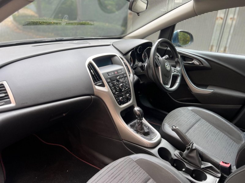 VAUXHALL ASTRA