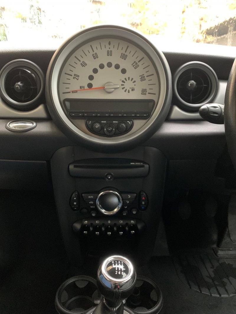MINI HATCH