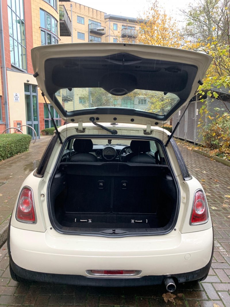 MINI HATCH