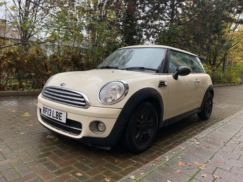 MINI HATCH
