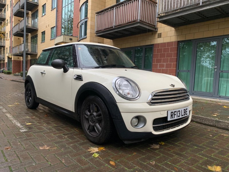 MINI HATCH