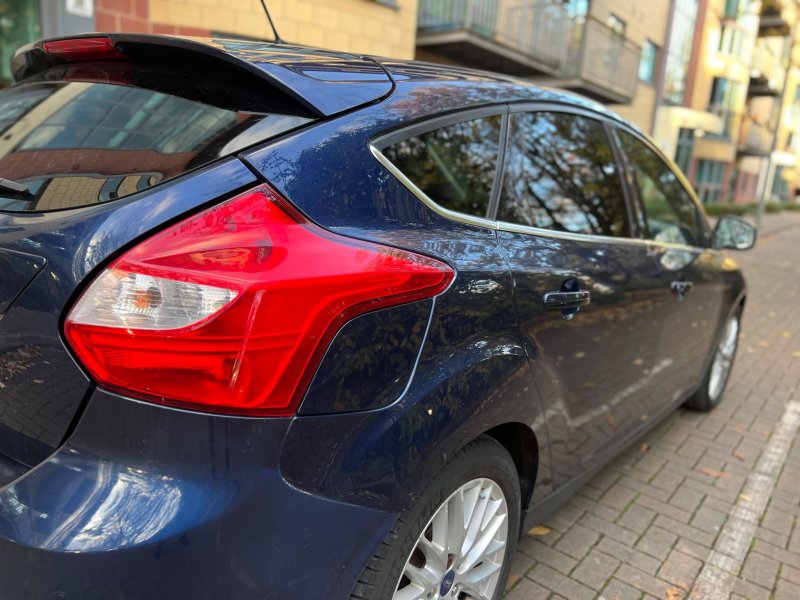 FORD FOCUS