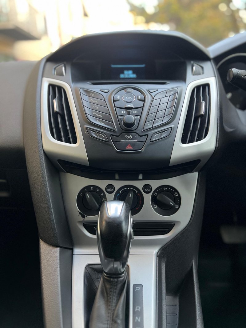 FORD FOCUS
