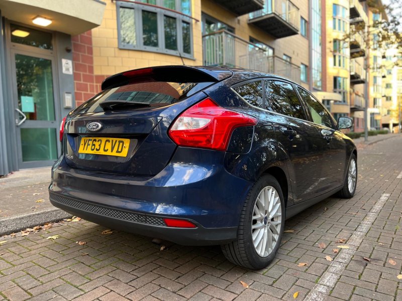 FORD FOCUS