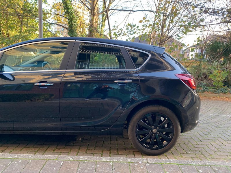 VAUXHALL ASTRA