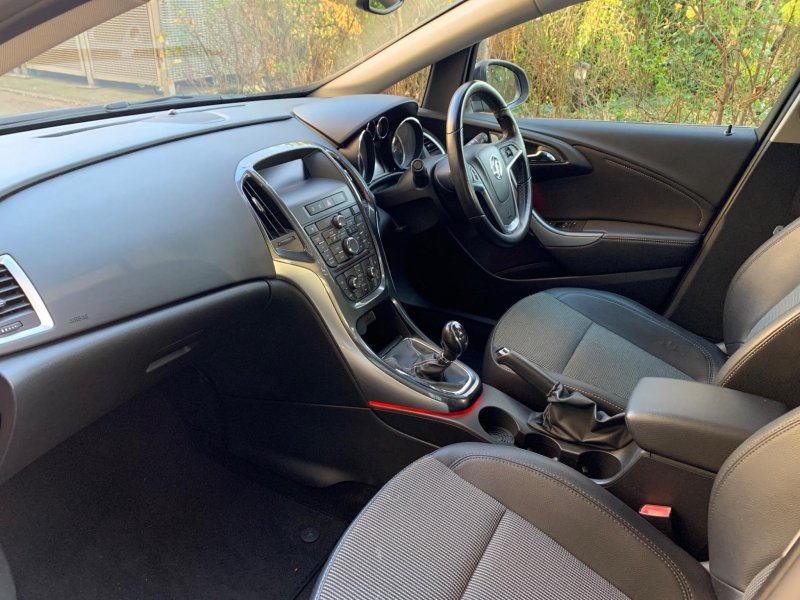 VAUXHALL ASTRA
