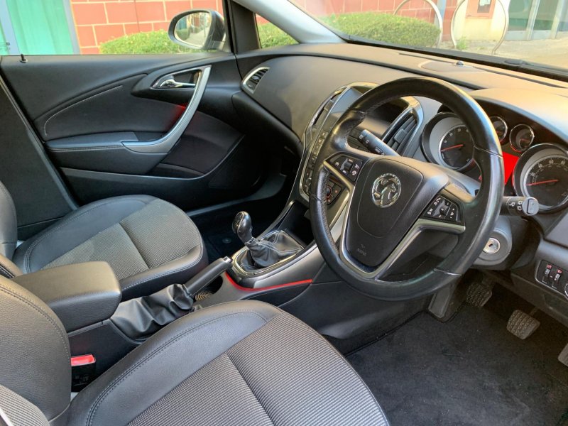 VAUXHALL ASTRA
