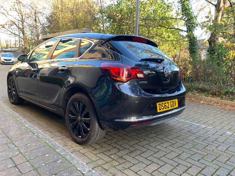 VAUXHALL ASTRA