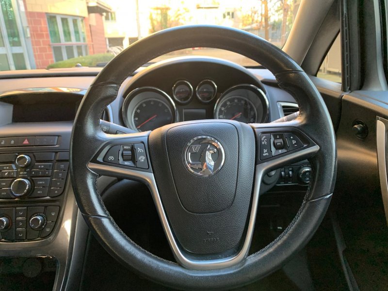 VAUXHALL ASTRA