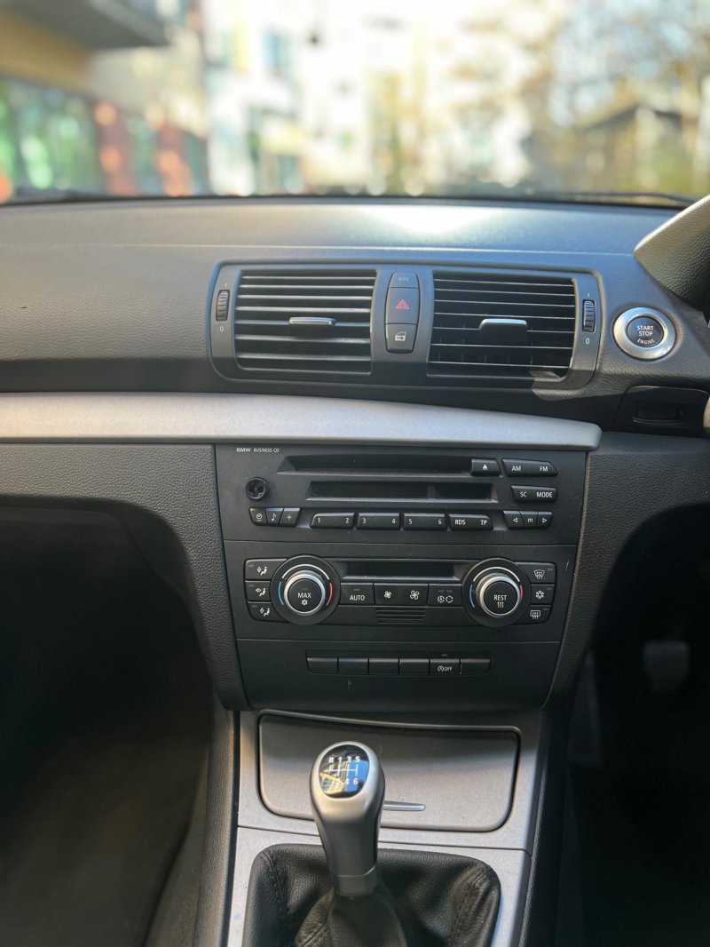 BMW 1 SERIES