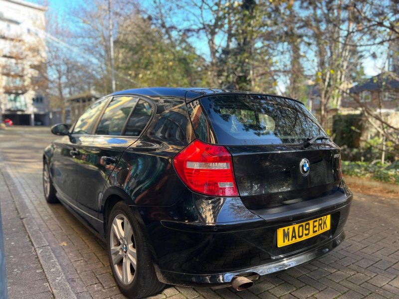 BMW 1 SERIES