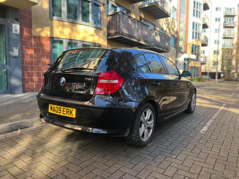 BMW 1 SERIES