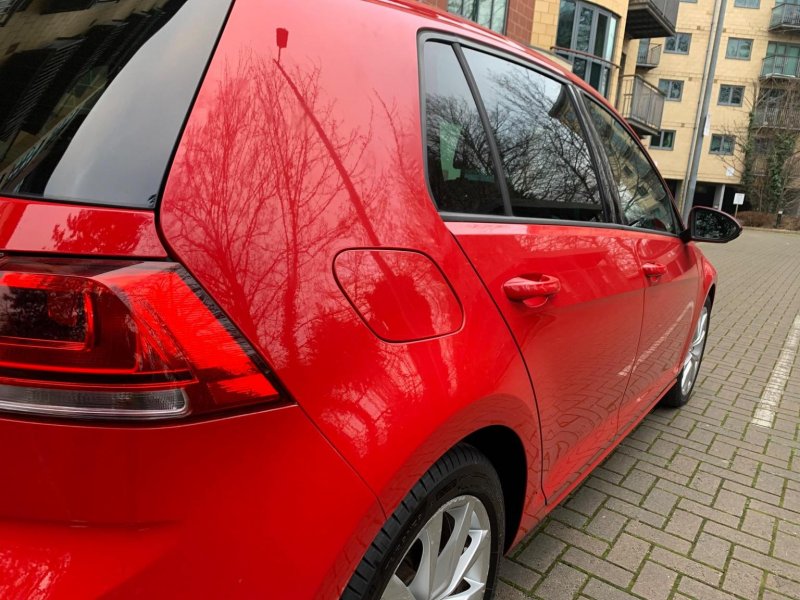 VOLKSWAGEN GOLF