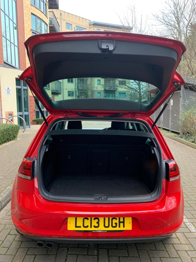 VOLKSWAGEN GOLF