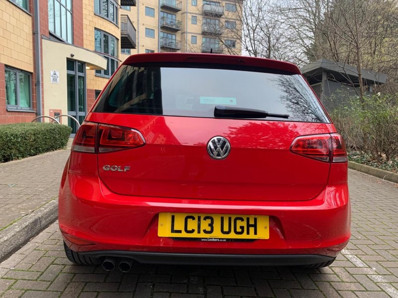 VOLKSWAGEN GOLF