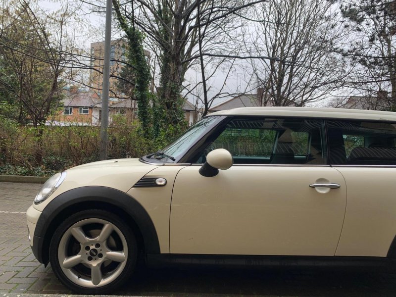 MINI CLUBMAN