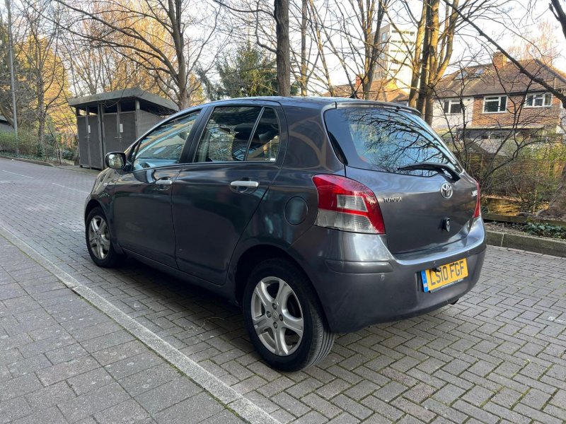 TOYOTA YARIS