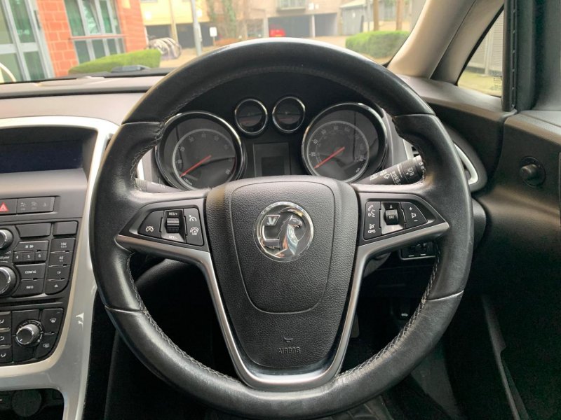 VAUXHALL ASTRA