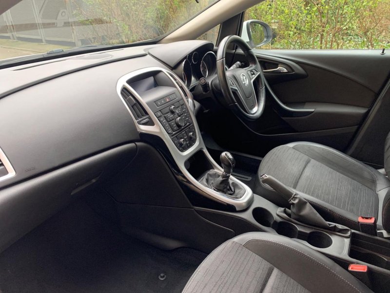 VAUXHALL ASTRA