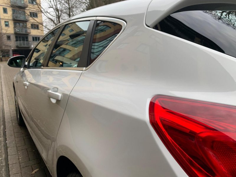 VAUXHALL ASTRA