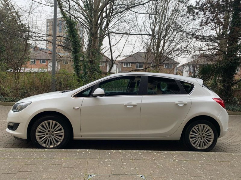 VAUXHALL ASTRA