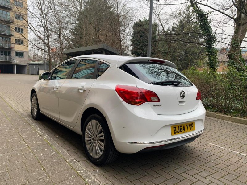 VAUXHALL ASTRA