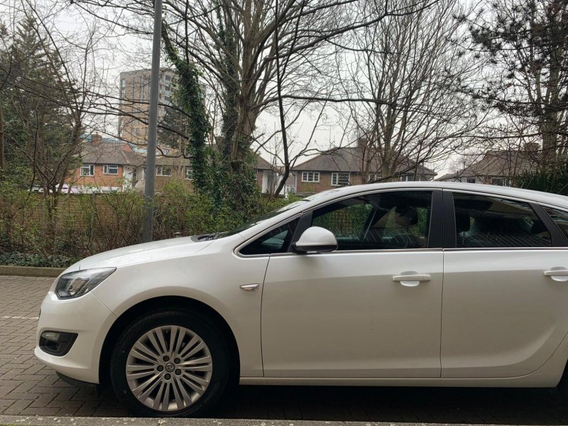 VAUXHALL ASTRA