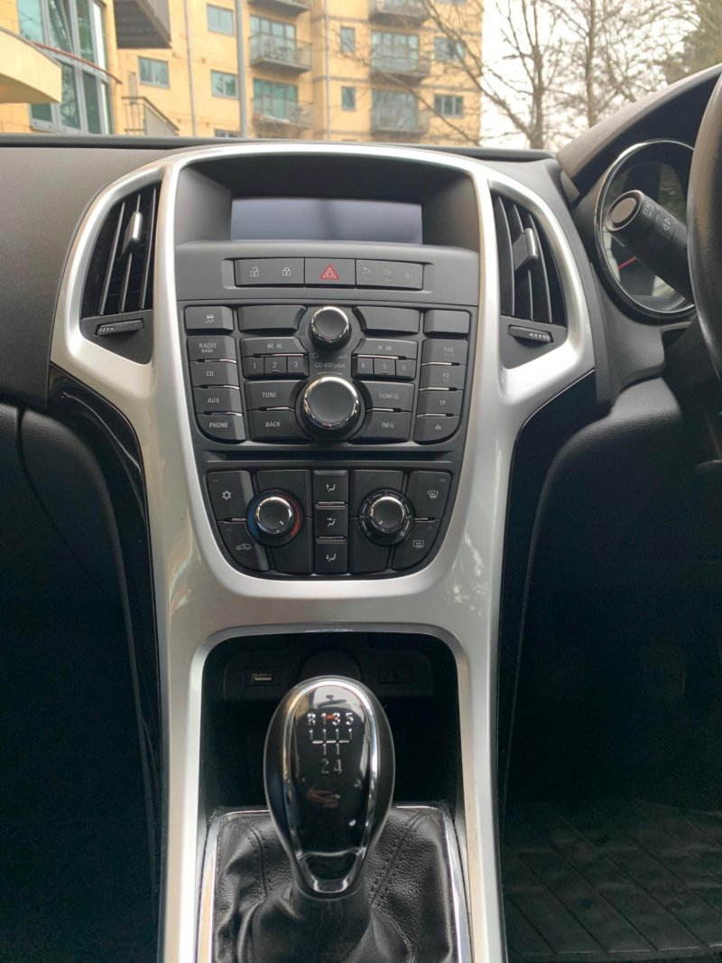 VAUXHALL ASTRA