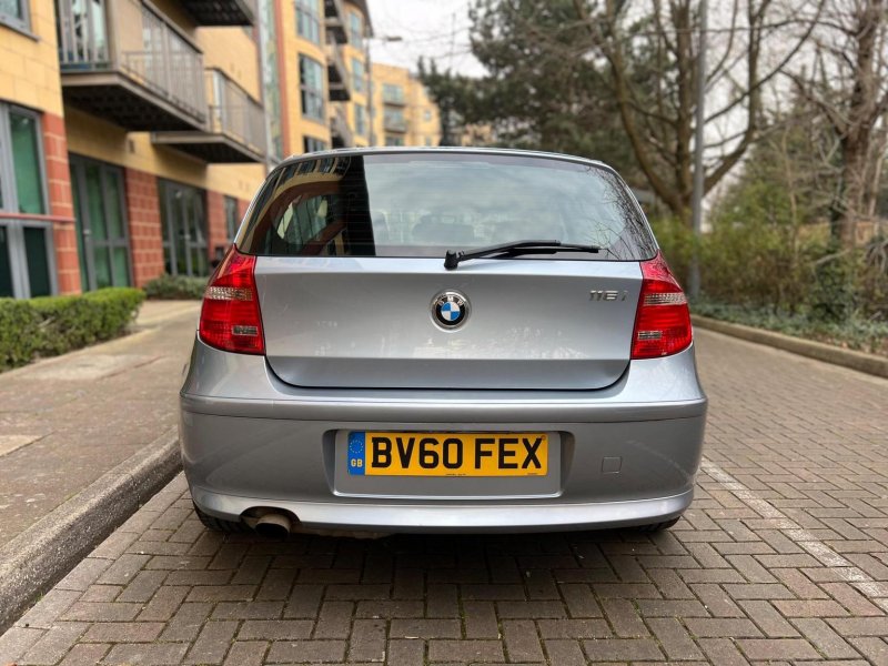 BMW 1 SERIES
