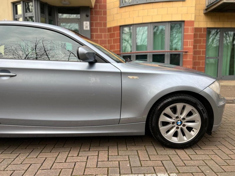BMW 1 SERIES