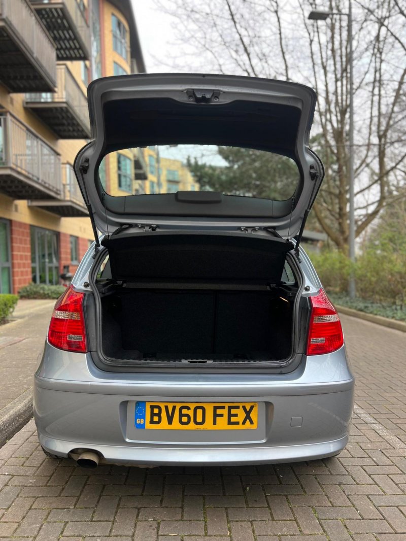 BMW 1 SERIES