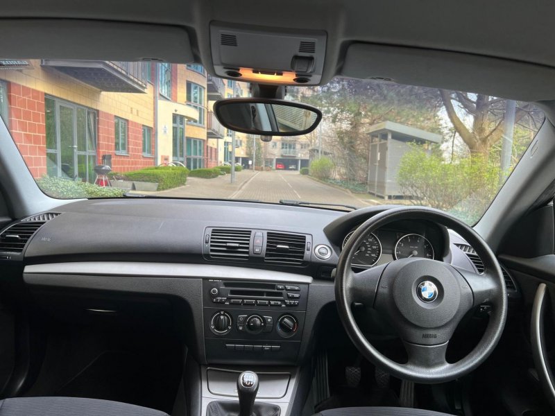 BMW 1 SERIES